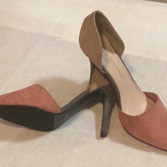 Chinese Laundry Stella 3 inch pump. Faux suede - Picture 4 of 4